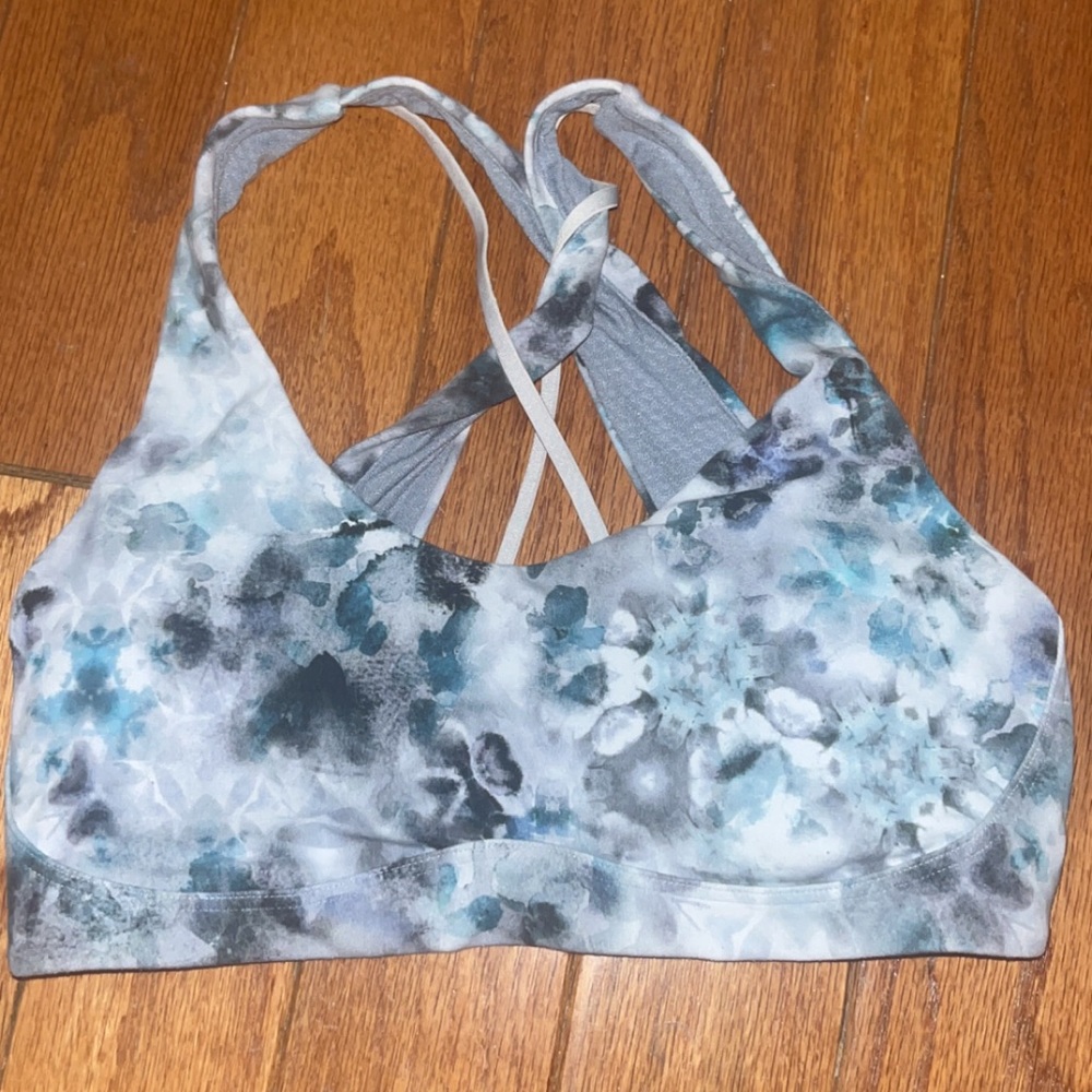 Lululemon size 4 bra